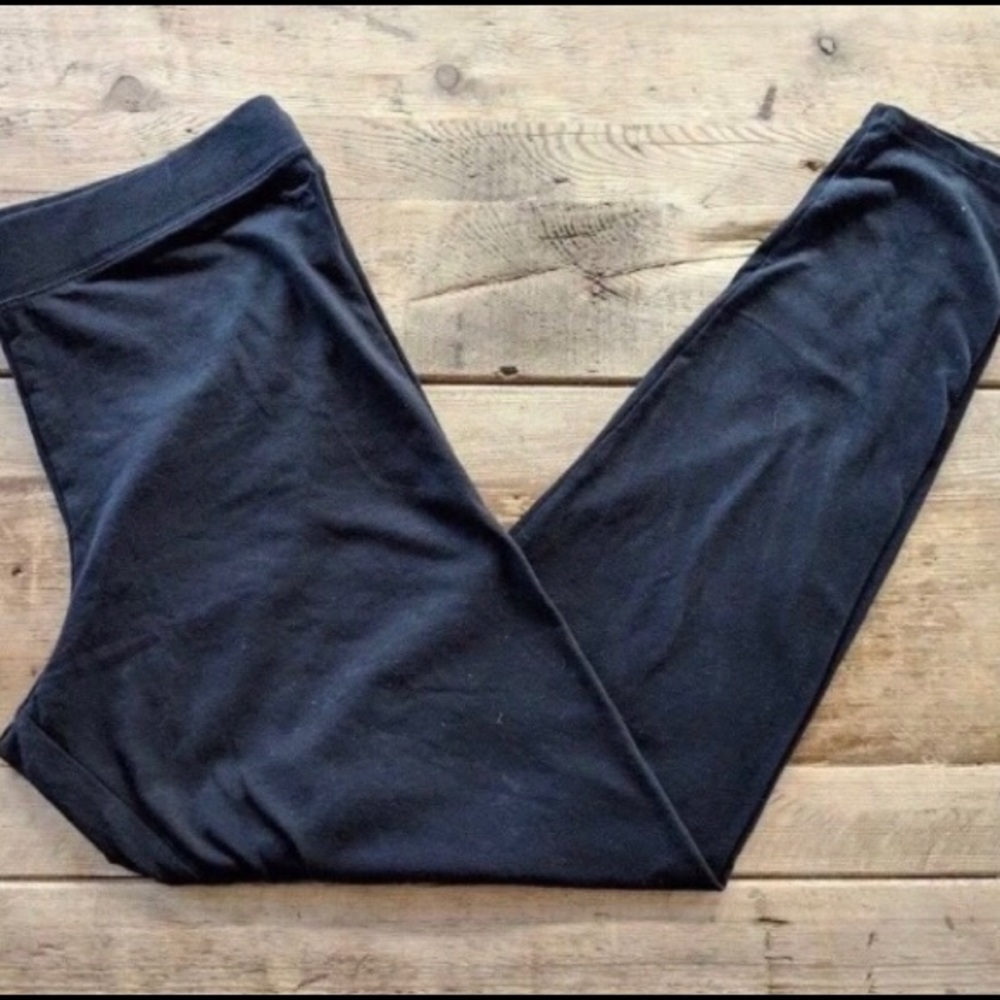 Black pure leggings vs pink